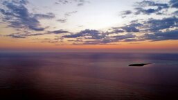 2d3e37fd-a6b8-44f5-9f08-abde9becbf73 2d3e37fd-a6b8-44f5-9f08-abde9becbf73