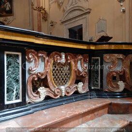La balaustra in marmi policromi