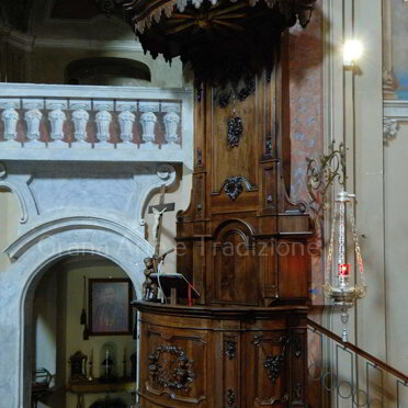 Il pulpito in noce
