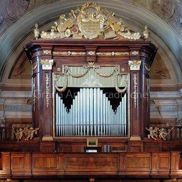 L'organo della Chiesa L'organo e la tribuna