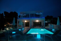 2ddc2261-269d-49da-a114-9f8cf330e52b