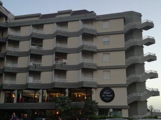 1b9ef080-a5d3-449b-b8de-c26211e0e5d5