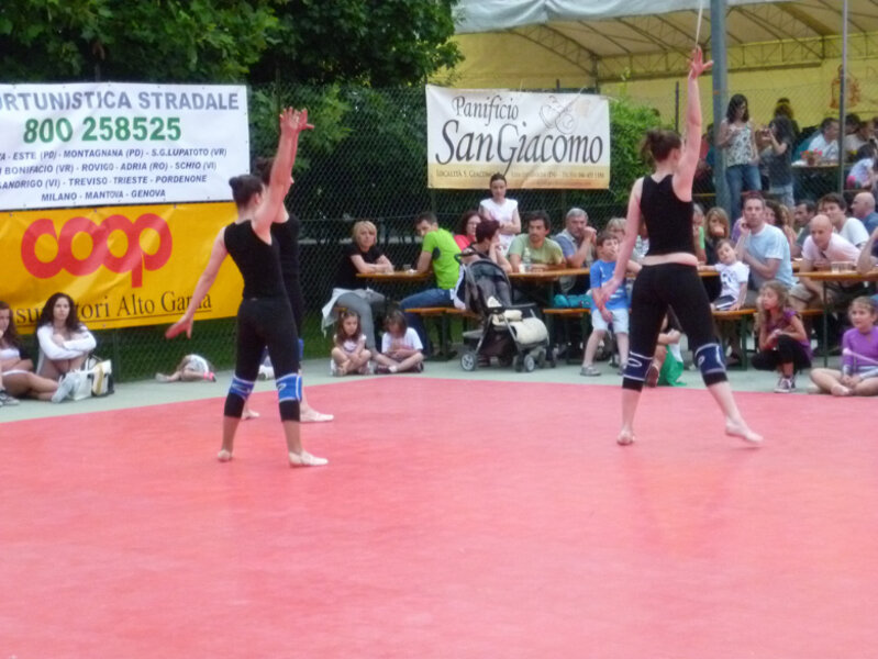SAGRA S.ANTONIO 2013 - ESIBIZIONE TWIRLING ALTO GARDA