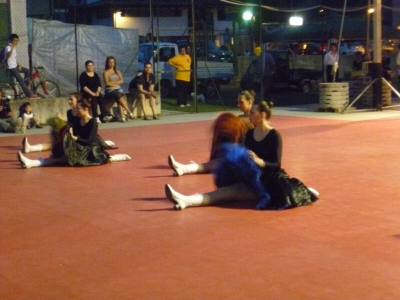 BANDA SOCIALE DI DRO E CENIGA CON �A PARTECIAPZIONBE DELLE MAJORETTES