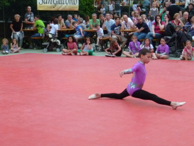 SAGRA S.ANTONIO 2013 - ESIBIZIONE TWIRLING ALTO GARDA