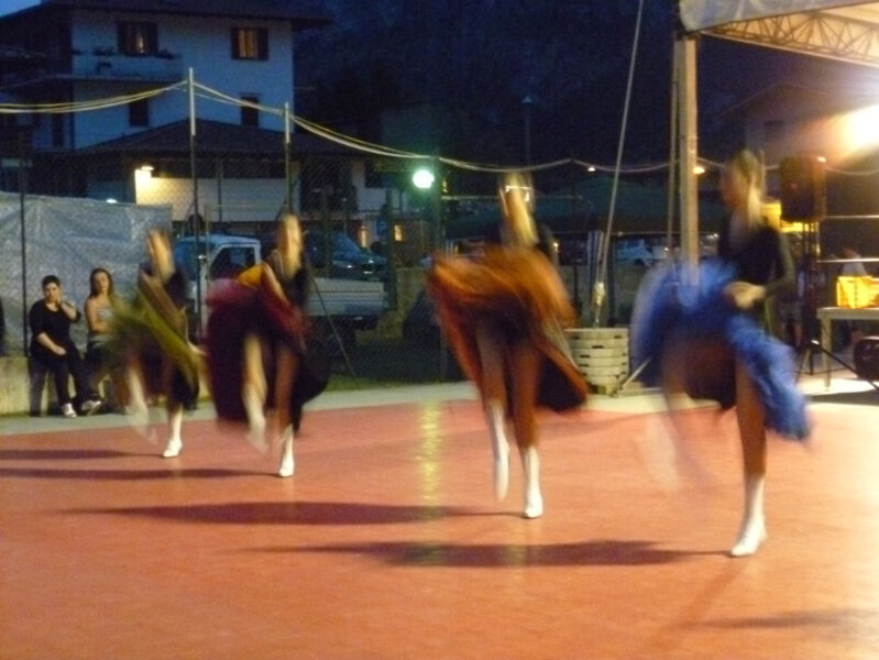 BANDA SOCIALE DI DRO E CENIGA CON �A PARTECIAPZIONBE DELLE MAJORETTES