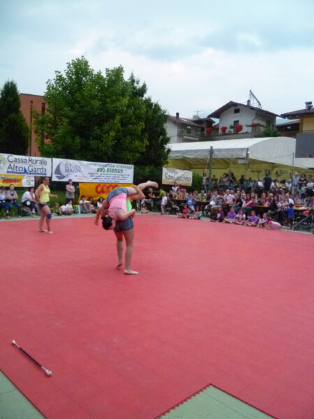 SAGRA S.ANTONIO 2013 - ESIBIZIONE TWIRLING ALTO GARDA