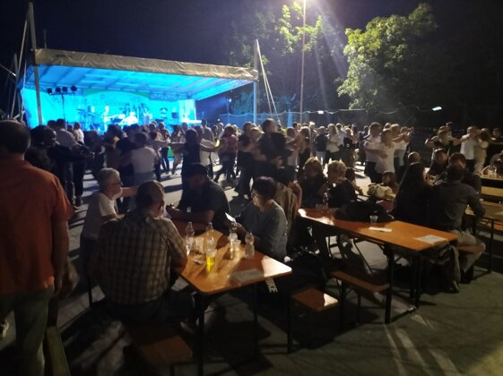 f4dce1ad-1acc-49f3-b24a-164a9064fb14 f4dce1ad-1acc-49f3-b24a-164a9064fb14