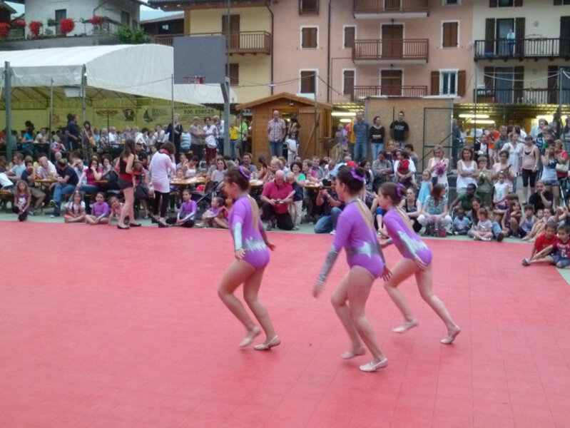 SAGRA S.ANTONIO 2013 - ESIBIZIONE TWIRLING ALTO GARDA