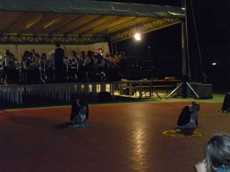 BANDA SOCIALE DI DRO E CENIGA CON �A PARTECIAPZIONBE DELLE MAJORETTES