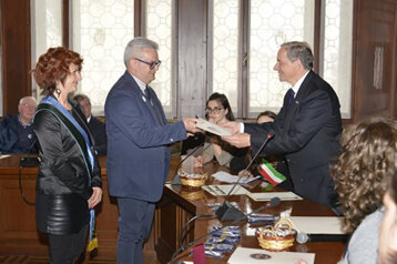 98de8481-f069-4f9a-96c0-f8a21c0dd93b