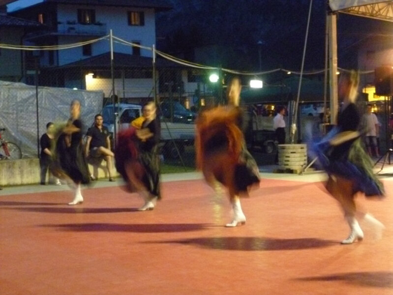 BANDA SOCIALE DI DRO E CENIGA CON �A PARTECIAPZIONBE DELLE MAJORETTES