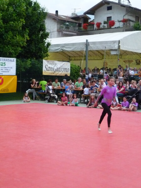SAGRA S.ANTONIO 2013 - ESIBIZIONE TWIRLING ALTO GARDA