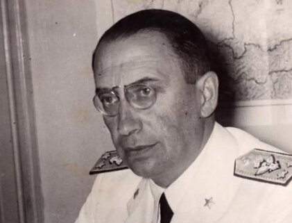 ee4d9b1e-008d-4c4f-94fb-56158960bf8c