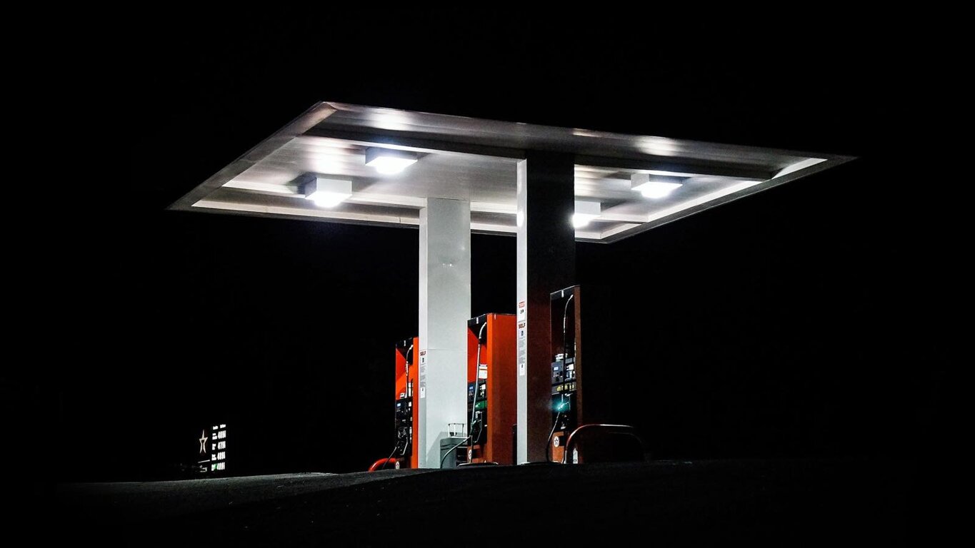 servicestation_image-1 servicestation_image-1