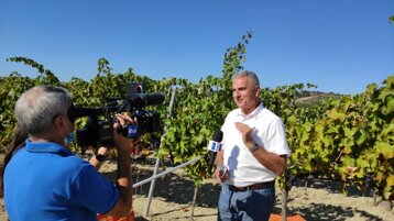 e15b4dfe-8fe9-49d6-a624-a38ab563efcb e15b4dfe-8fe9-49d6-a624-a38ab563efcb