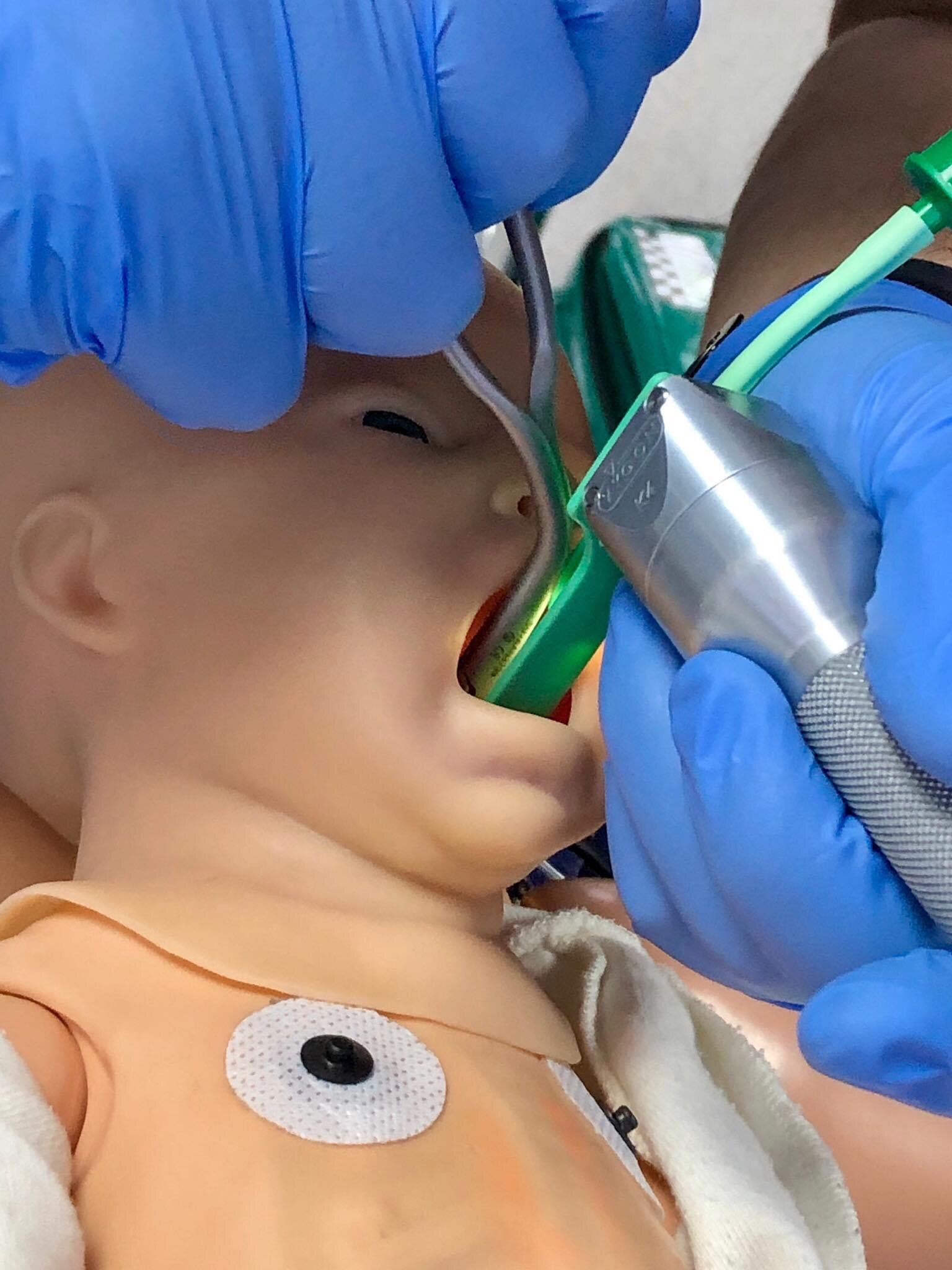 NLS Newborn Life Support, top 5 messages. Mbeshtetja per jeten e te porsalindurit, 5 mesazhet kryesore. NLS Newborn Life Support, top 5 messages. Mbeshtetja per jeten e te porsalindurit, 5 mesazhet kryesore.