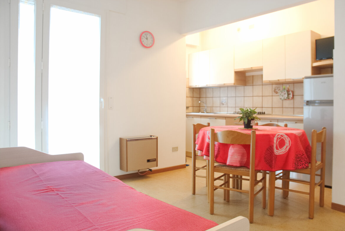 Cucina appartamenti 2,4,6. Cucina appartamenti 2,4,6.