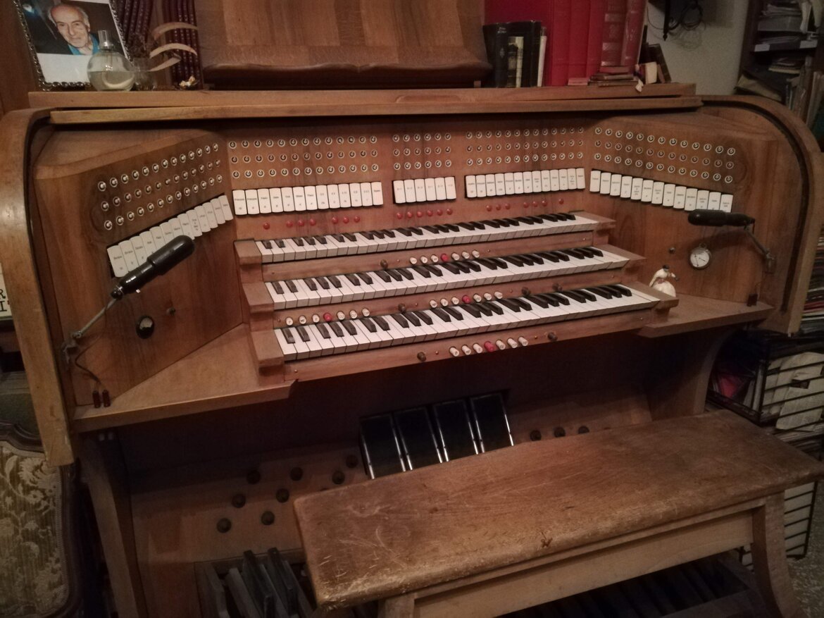 ce67dd91-a4f6-4e94-a443-9536a196bbd0