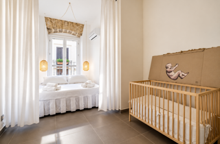 mediterranean%20twin%20room%20with%20colorful%20headboard
