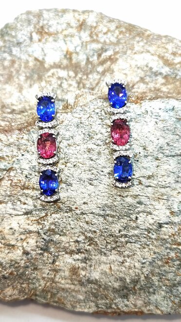 Orecchini in oro bianco con diamanti Tanzanite e Tormaline Rosa