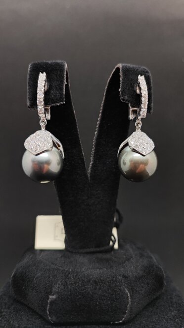 Orecchini in oro bianco 18 Kt con brillanti e perle Tahiti