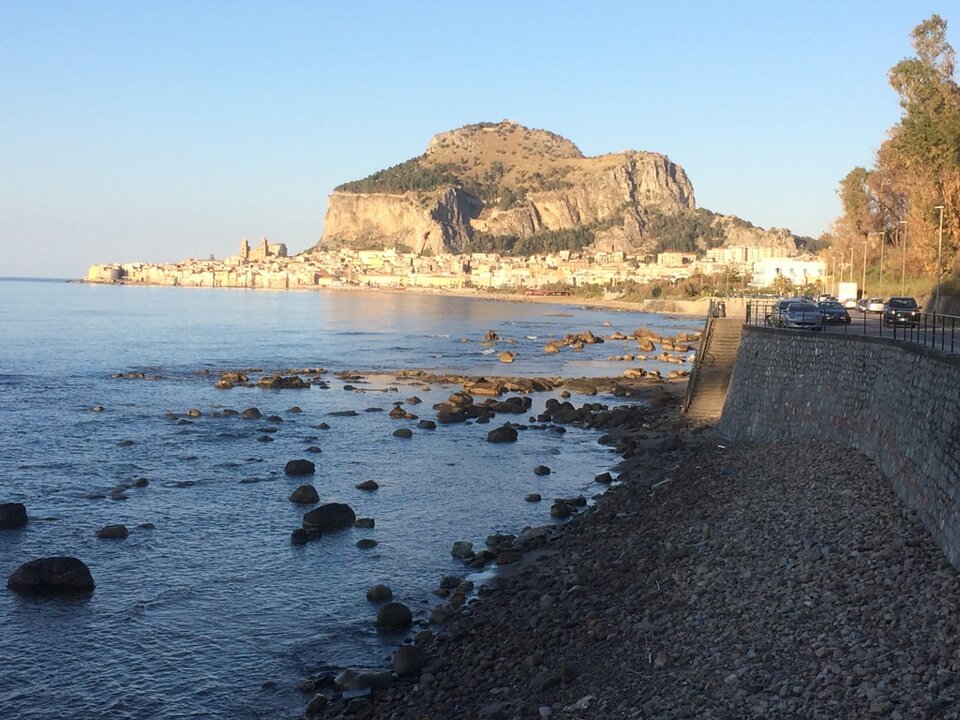 Lungomare di Cefal Lungomare di Cefal