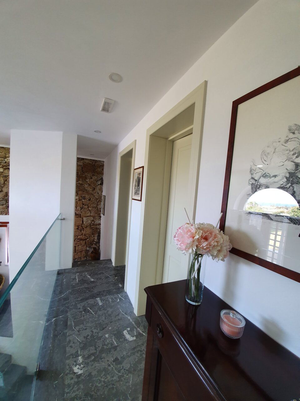 ATENA - dettaglio del salone dal primo piano