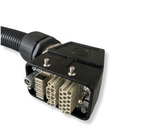 cablaggio cavi e assemblaggio di componenti