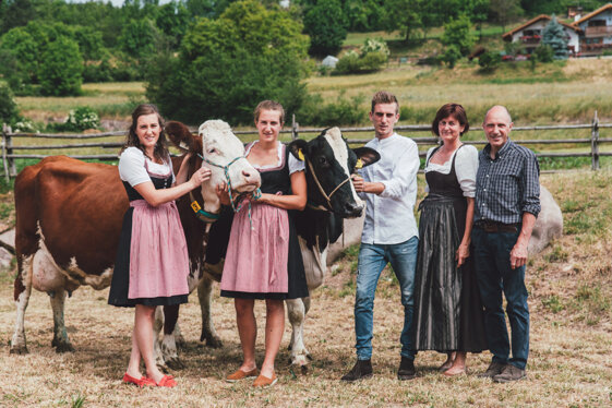 94d66e7c-d1f2-42ad-8f5f-0c5d218d25c4 94d66e7c-d1f2-42ad-8f5f-0c5d218d25c4