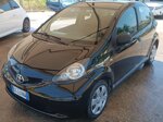 toyota-aygo-10-5-porte-sol-ok-neopatentati-garanzia-finanziamento