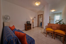 5c63fb69-dd39-4cee-b801-38fa227899c6