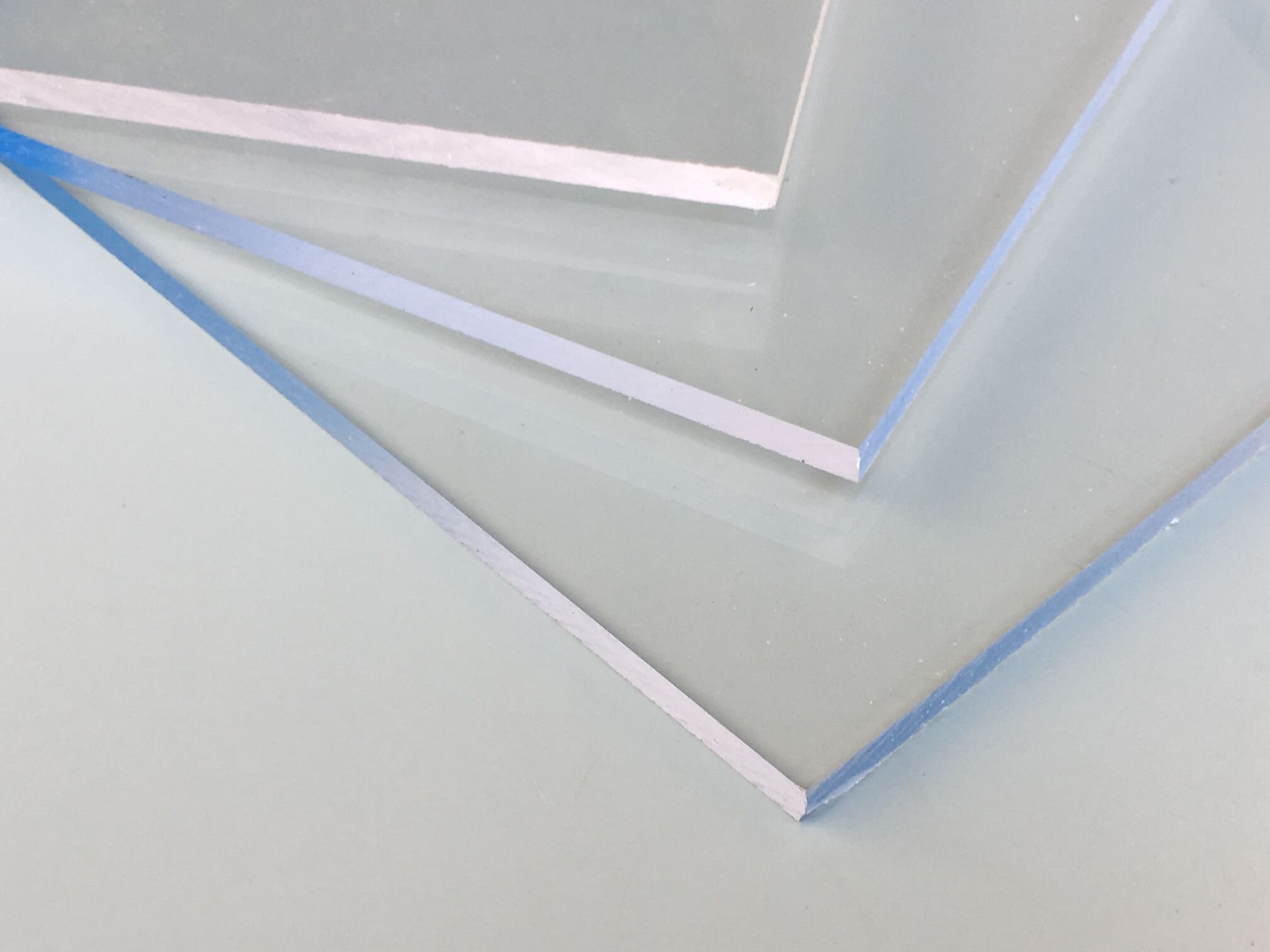 POLICARBONATO vs PLEXIGLASS! Chi &egrave; il migliore?