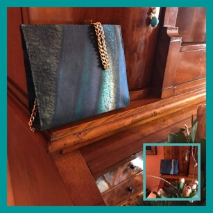 “... camp biedermeier...” Pochette elegante in Seta