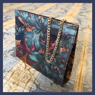 “ Straight photography?... su cornice sargassosea” Pochette elegante in Twill Seta in formato 20cm/17cm