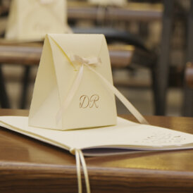 Scatolina personalizzata per il lancio del riso Tema 'La Rosa intagliata'