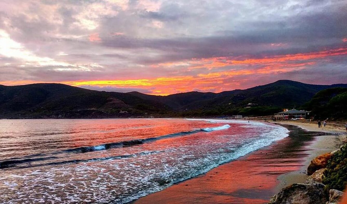 spiaggia-di-lacona-tramonto.jpeg