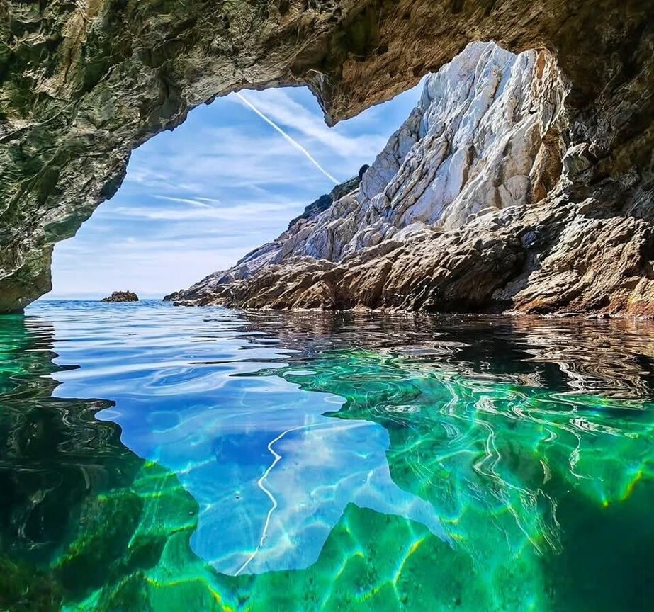 grotta azzurra.jpeg