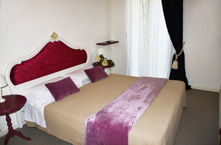 camera-lagodigarda37.jpeg camera-lagodigarda37.jpeg