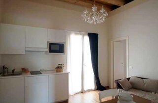 camera-vicino-lago-di-garda32.jpeg camera-vicino-lago-di-garda32.jpeg