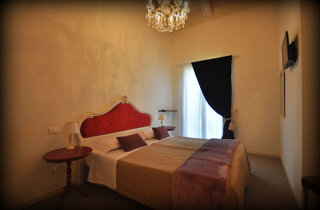 camera_lagodigarda2.jpeg camera_lagodigarda2.jpeg