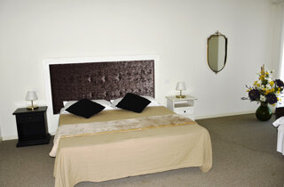 camera-lagodigarda34.jpeg camera-lagodigarda34.jpeg