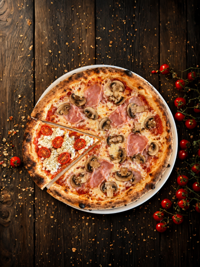 pizza rustica con funghi e pomodori cremosi pizza rustica con funghi e pomodori cremosi