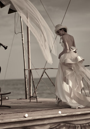 eyJlbiI6IkRyZWFtaW5nICJ9