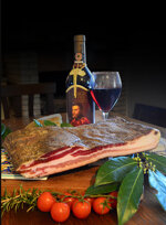 pancetta-tesa-steccata-stagionata-al-pepe