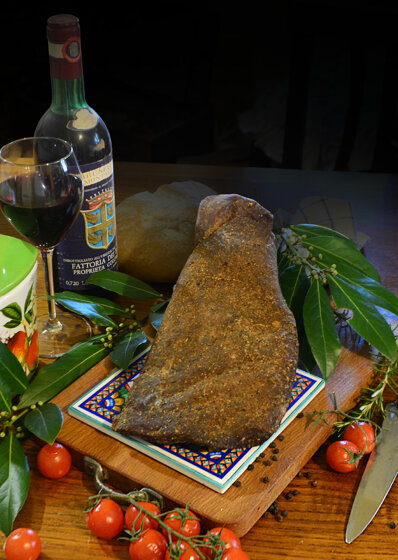 rosa polpa di cinghiale stagionata guarnitura dolce.jpeg rosa polpa di cinghiale stagionata guarnitura dolce.jpeg