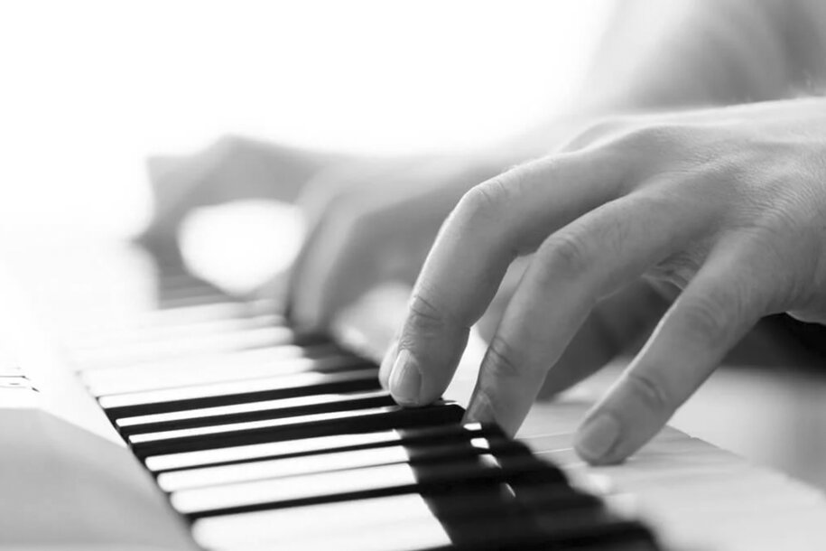 piano.jpeg piano.jpeg