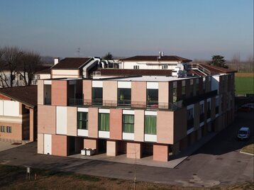 8e8453a2-5212-4827-8c2d-87530bddddd3