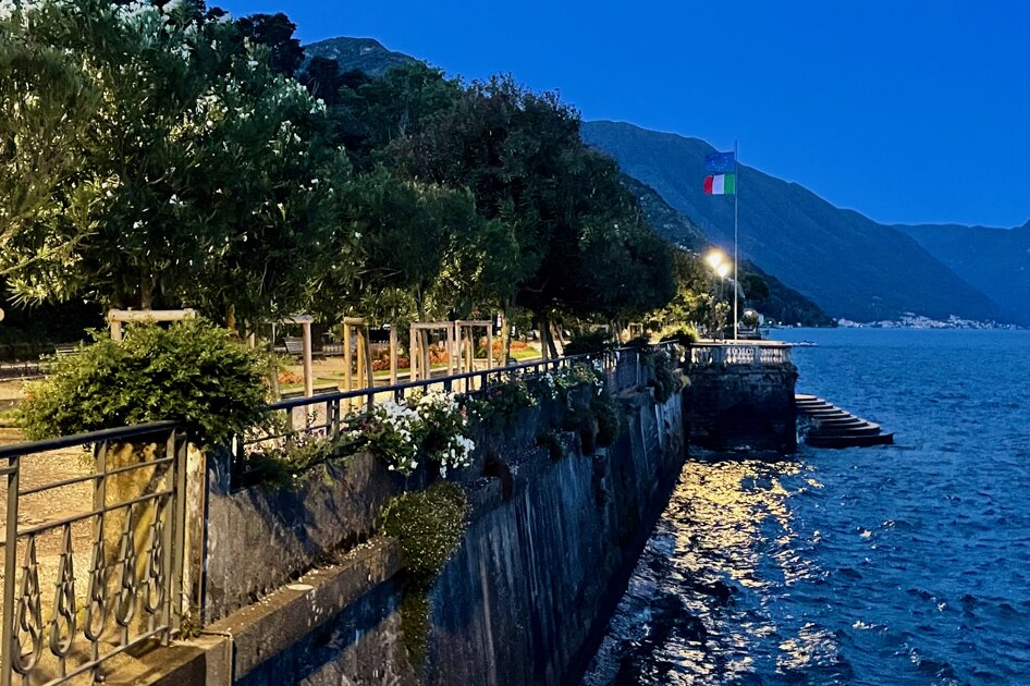 lungolago notte.jpeg