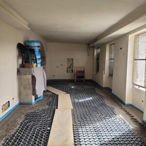 RAPALLO (GE) Posa serpentina impianto riscaldamento a pavimento